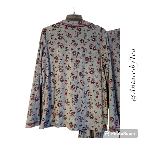 Secret Treasures M (8-10) pajama set super soft gray w red floral - Picture 3 of 15